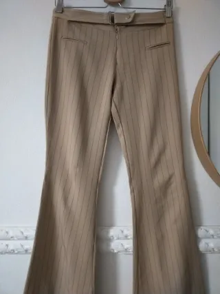 Traje chaqueta y pantalón rayas beige
