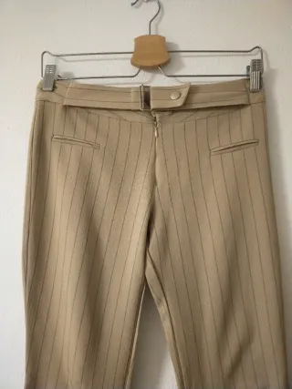 Traje chaqueta y pantalón rayas beige