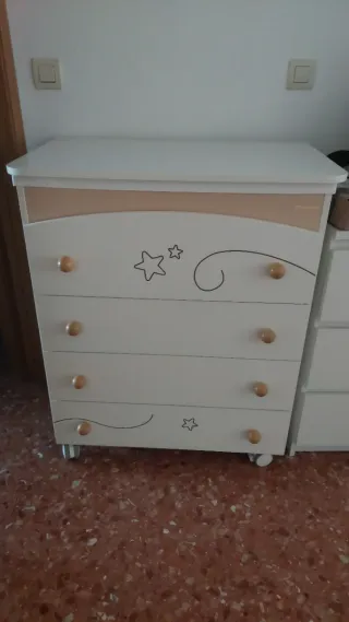 Cuna y cómoda con estrellas