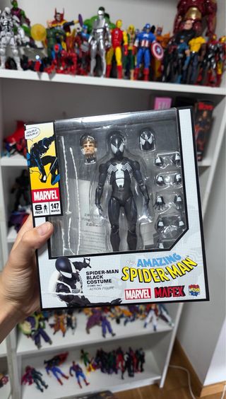 Figura Mafex Spider-Man Black Costume Marvel
