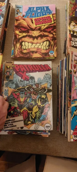 Lote de 300 cómics de superheroes años 1983 y 1984