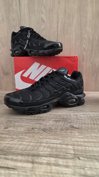 Nike TN Negras Talla [insertar talla]