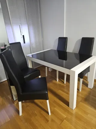 Mesa Comedor Extensible Cristal Negra y Blanca