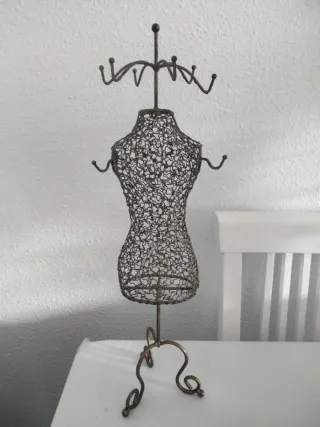 Expositor Joyas Maniquí Dorado