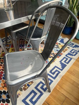 Mesa comedor y 4 sillas metalizadas