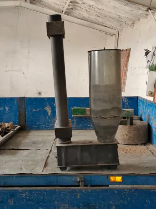 Estufa cáscara almendra