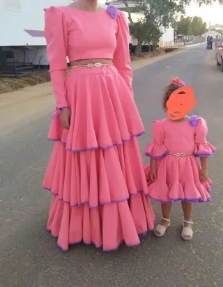 Traje Flamenco Madre e Hija, talla 38 y talla 4