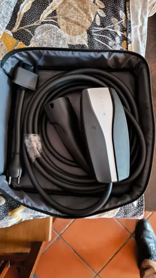 Caricatore Tesla con cavo