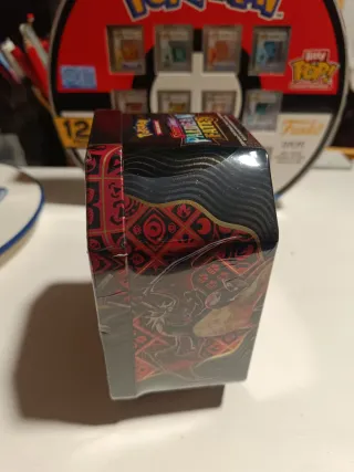 Lata Pokémon Charizard