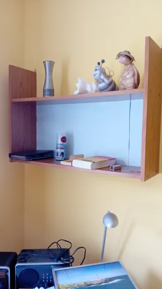 Estantería de madera