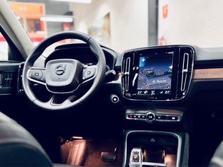 Volvo XC40 T5 261cv HYBRID INSCRIPCION