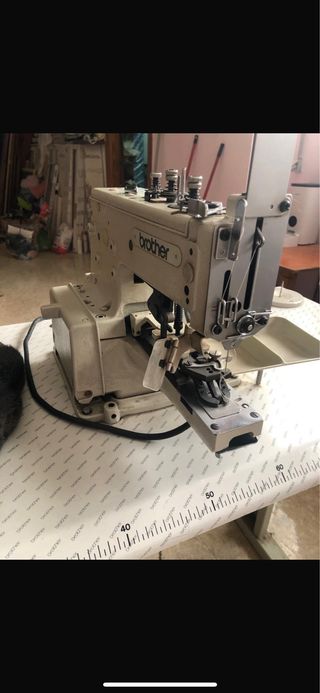 Máquina coser Brother para botones