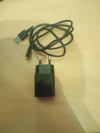 Cargador y Cable USB