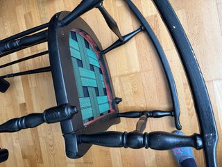 Silla mecedora de estilo antiguo