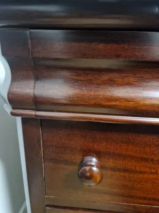 Testiera e comodini in mogano con piano in vetro