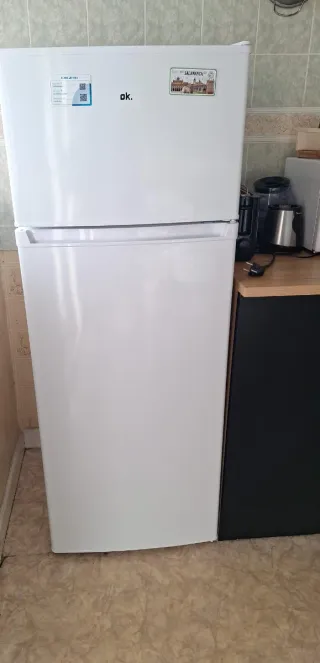 Nevera OK. 1 año de uso, en garantía