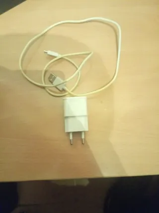Cargador USB y Cable
