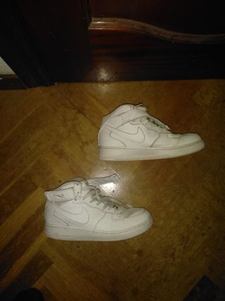 Nike Air Force 1 Mid Talla 39