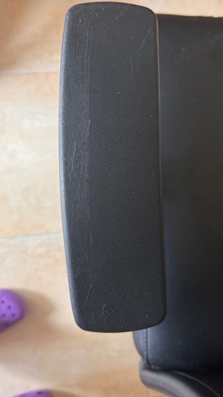 Silla de oficina negra ajustable