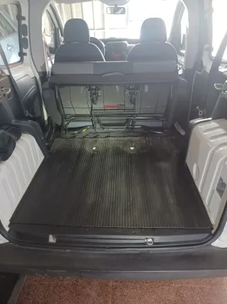 Furgoneta Peugeot bipper 1.3cc diésel 35.500 km