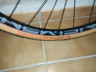 Juego Ruedas Newmen Evolution SL X R 25 gravel