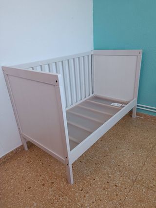 Cuna cama Ikea + colchón+ ropa de cama