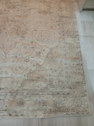 Alfombra Zara Home efecto vintage beige