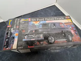 Maqueta Revell 1:24 '55 Ford Panel Truck