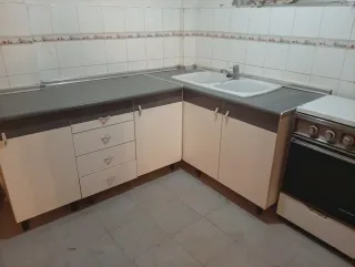 Muebles de cocina, fogón y horno