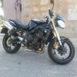 Triumph Street Triple 675 2011