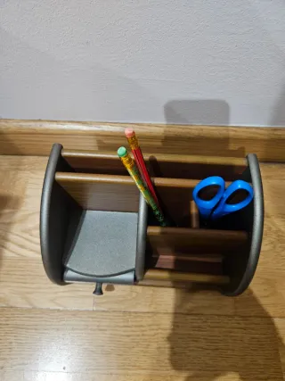 Organizador de escritorio de madera y metal