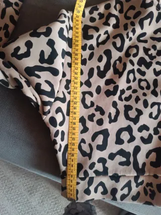 Chaqueta leopardo beige y negra