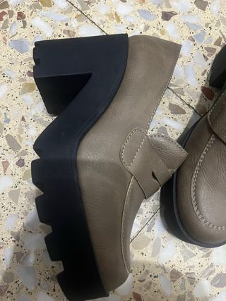 Zapatos Mustang Beige y Negro