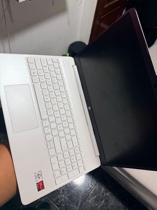 HP 15s Laptop Blanca