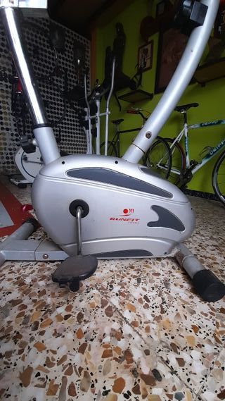 Bicicleta estática plateada Runfit Fitness