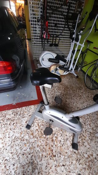 Bicicleta estática plateada Runfit Fitness