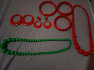 PRECIO NEGOCIABLE  Conjunto Flamenca: Collar y Pen