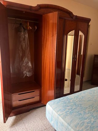 Dormitorio completo madera oscura