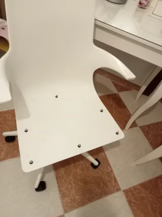 Silla de escritorio blanca