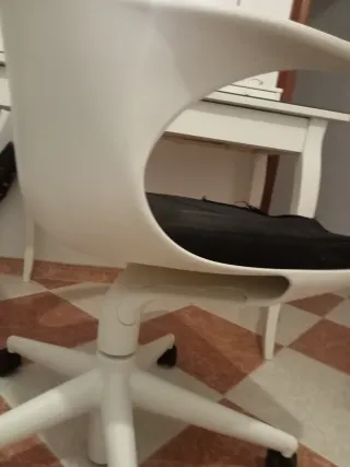 Silla de escritorio blanca
