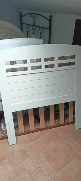 Cabeceros de madera, colchones, somier y tapiflex