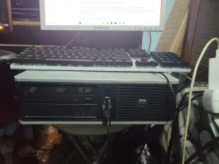 PC HP Quadcore Negro disco duro 320 gigas Windows