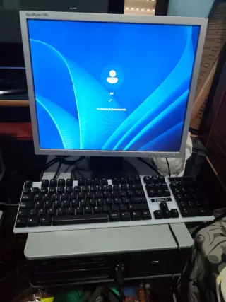 PC HP Quadcore Negro disco duro 320 gigas Windows