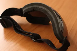 Gafas de esquí plateadas