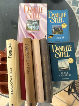 Vendo lote de 8 libros de Danielle Steel