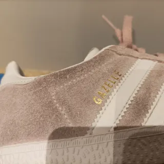 Adidas Gazelle rosas y blancas