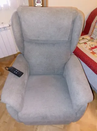 Sillón reclinable eléctrico gris