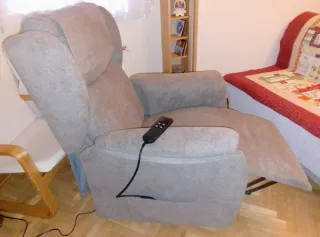 Sillón reclinable eléctrico gris