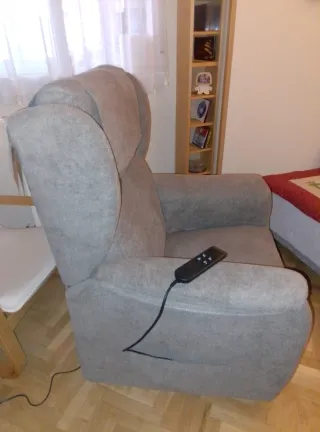 Sillón reclinable eléctrico gris