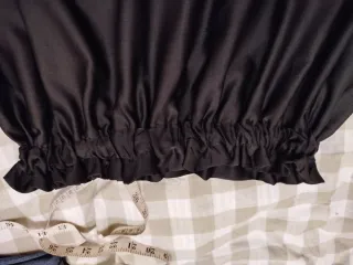 Falda negra con fruncido